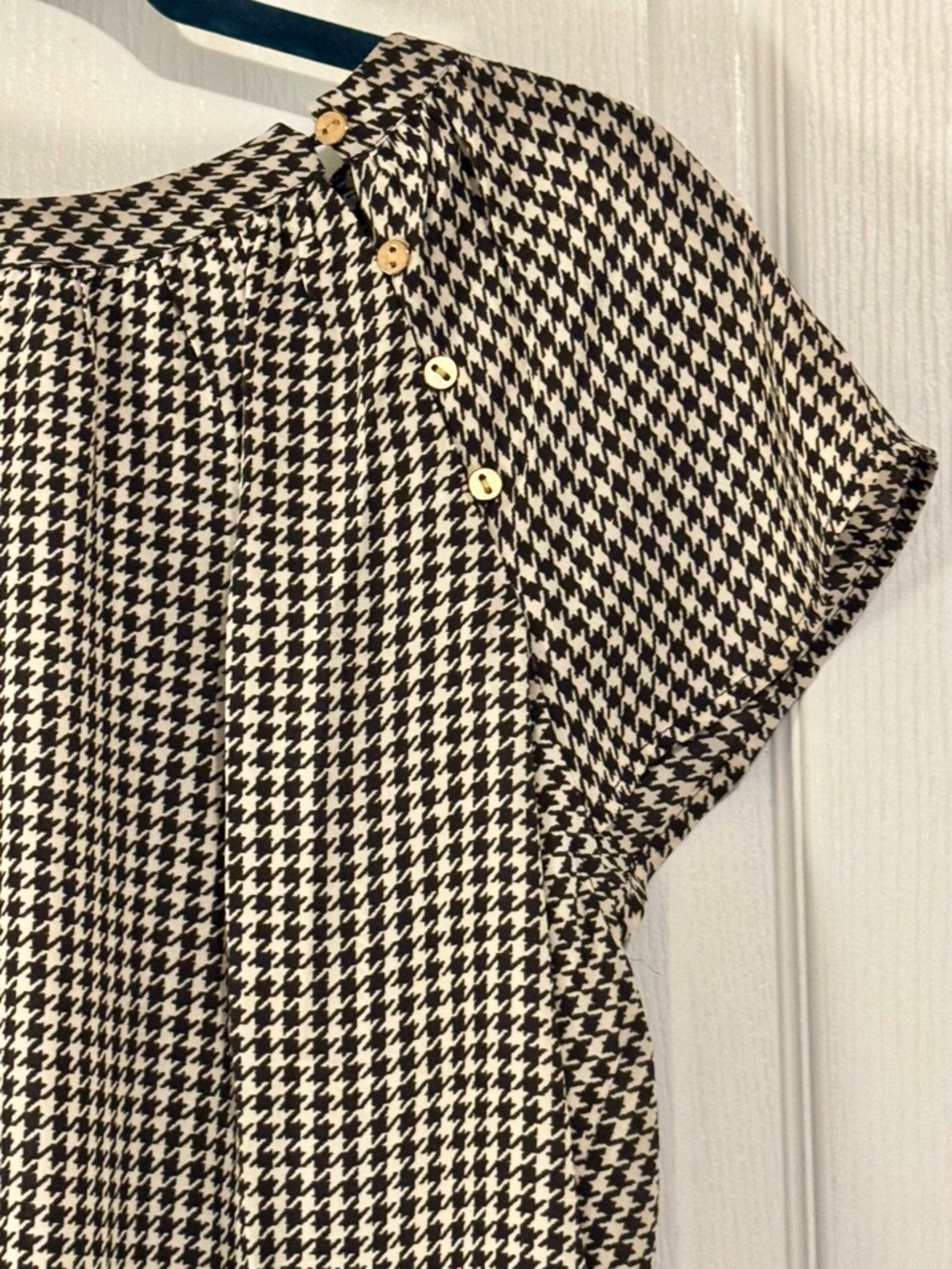LOFT Black and White Houndstooth Short Sleeve Blouse - Picture 3 of 4